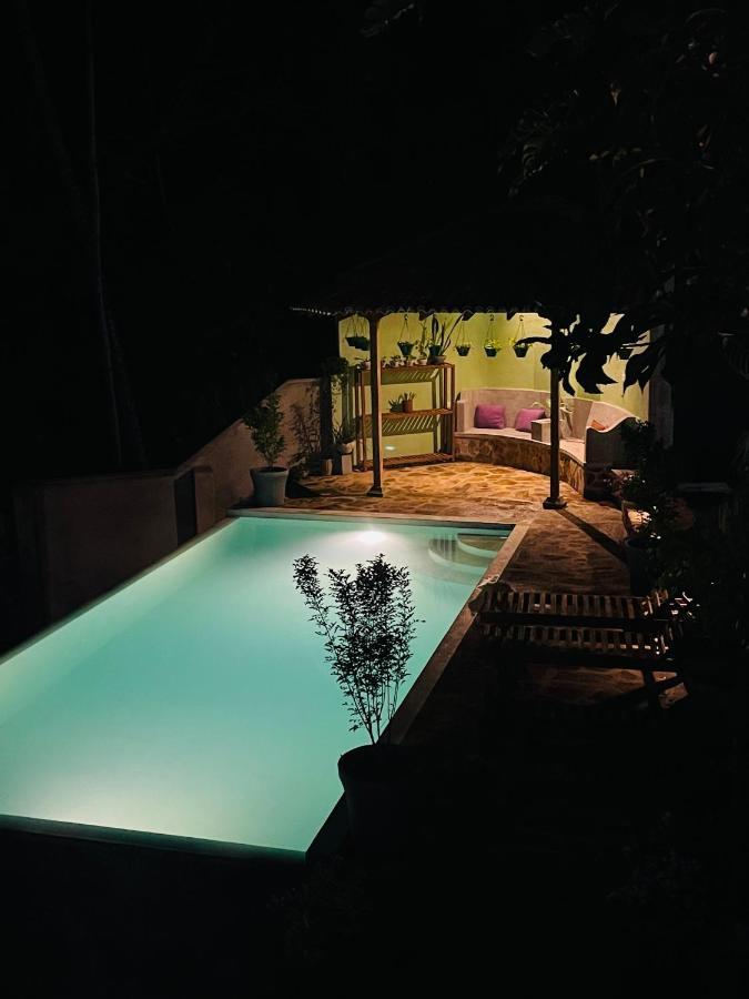 אונה ואטונה Bouganvilla House מראה חיצוני תמונה